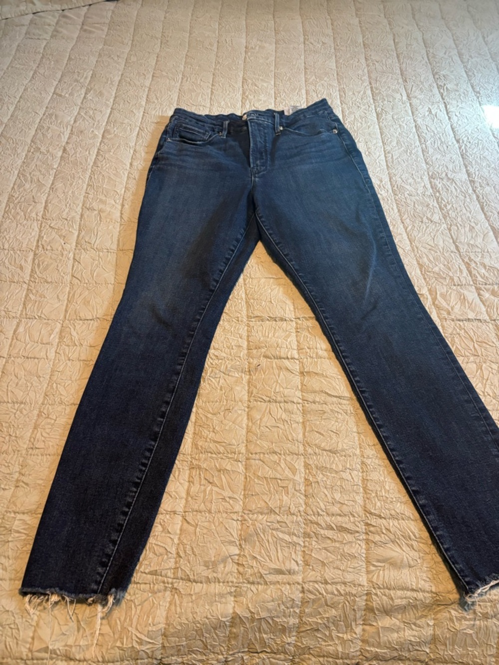 Good American Dark Indigo Skinny Jeans with Frayed Hem